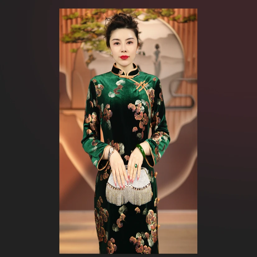 2025新款新中式常规款中国风复古港风绿色旗袍百搭网红中式设计师