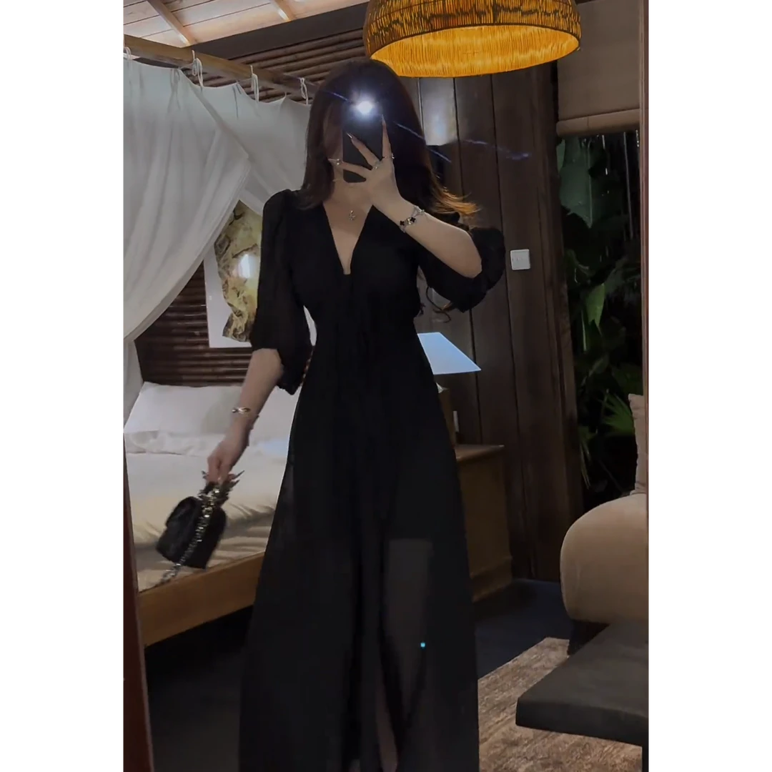 MARIE.COCO法式女神范优雅气质V领连衣裙假两件小黑裙赫本风长裙