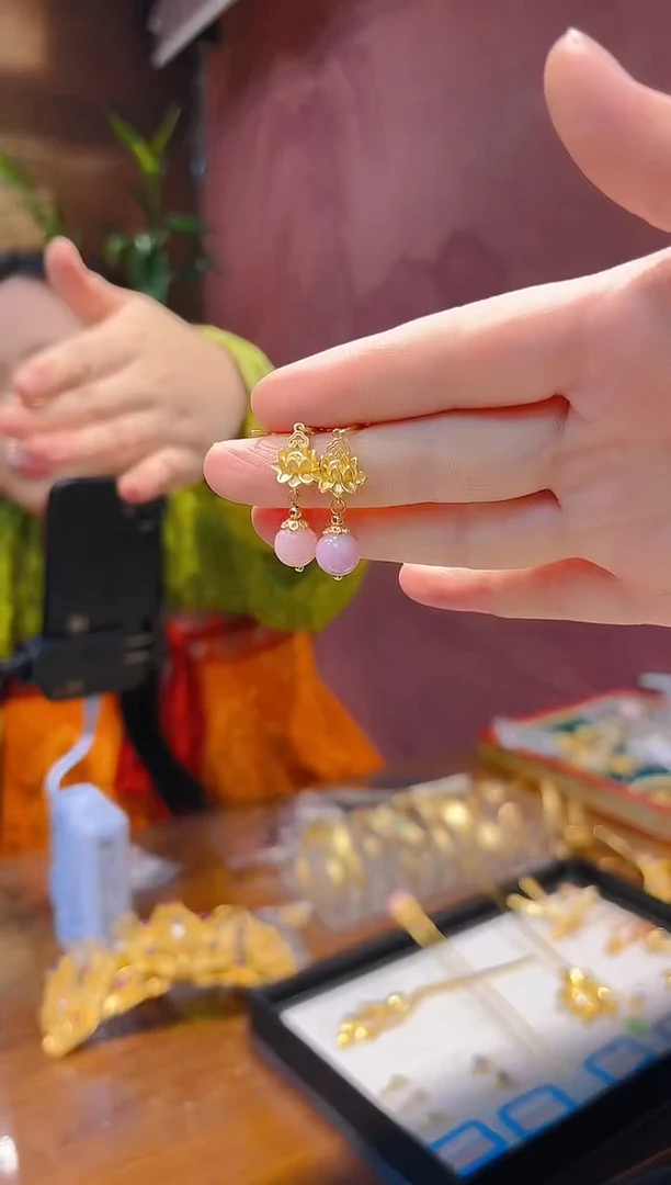 无925银纯银镀金 粉色耳环/对