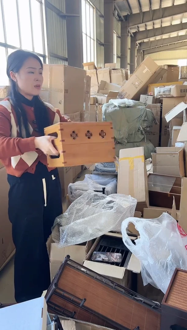 轻舟2层浅色盒子，无提手。啊啊啊