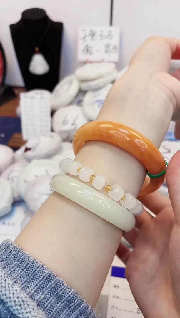 【闪购商品】石英质玉手镯未镶嵌125-财气镯63圈口