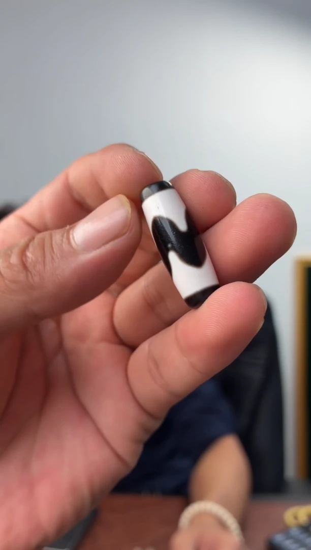 未镶嵌玛瑙/玉髓珠宝奇石噶玛珠宝  牙牙