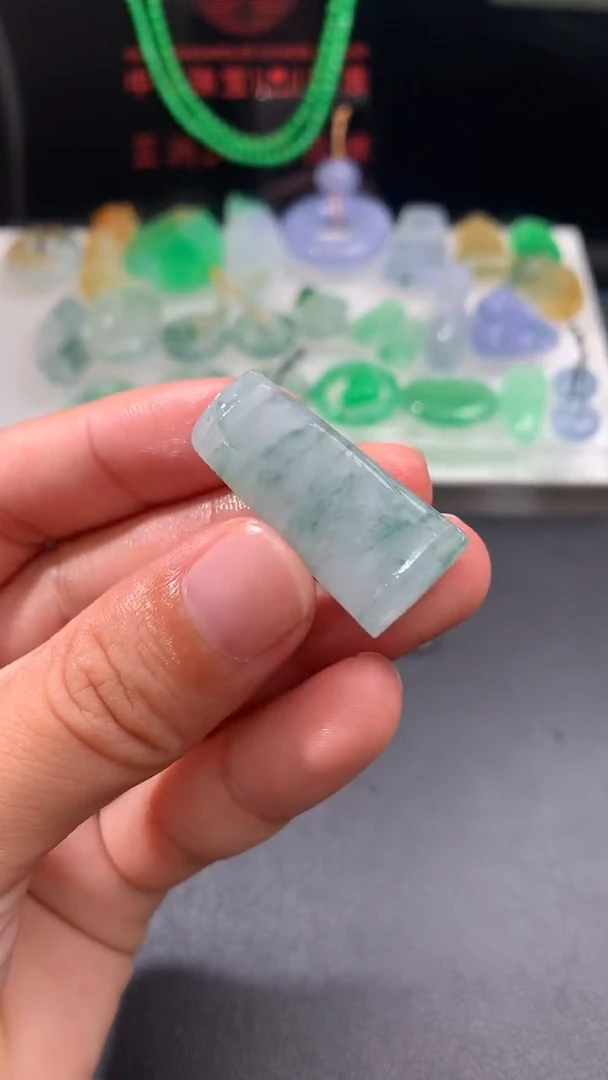 未镶嵌定制翡翠