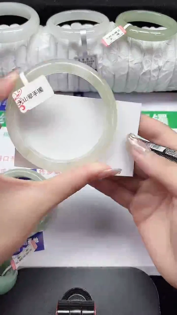 未镶嵌手镯石英质玉346-60/61