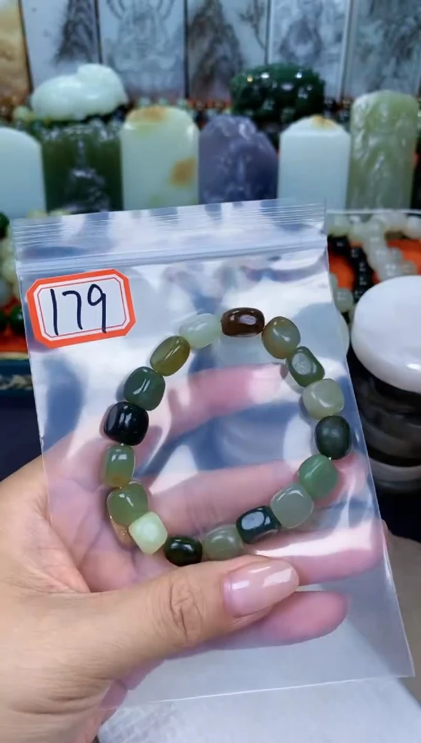 和田玉未镶嵌颈饰和田玉