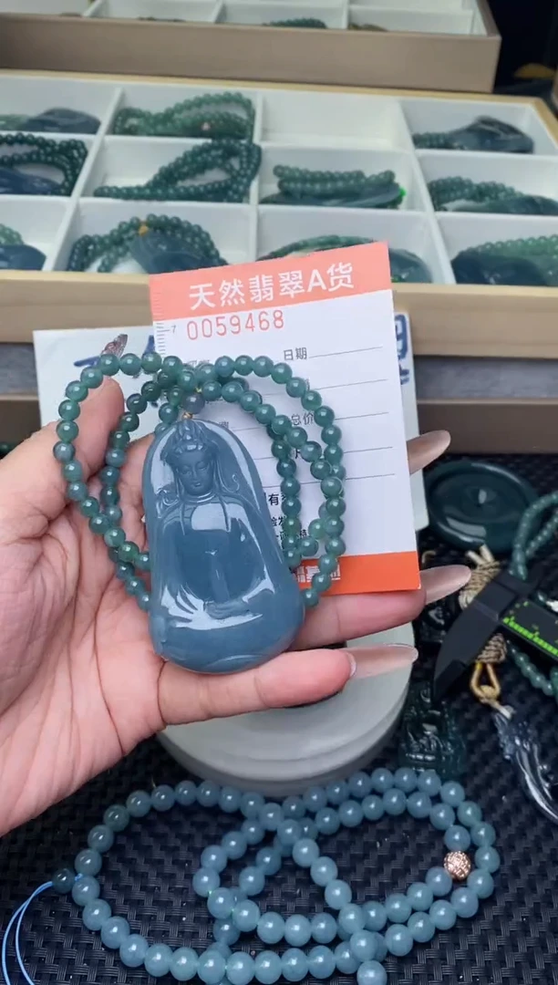 翡翠未镶嵌颈饰