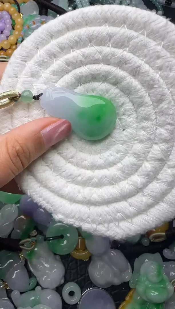 颈饰未镶嵌翡翠缅甸翡翠吊坠