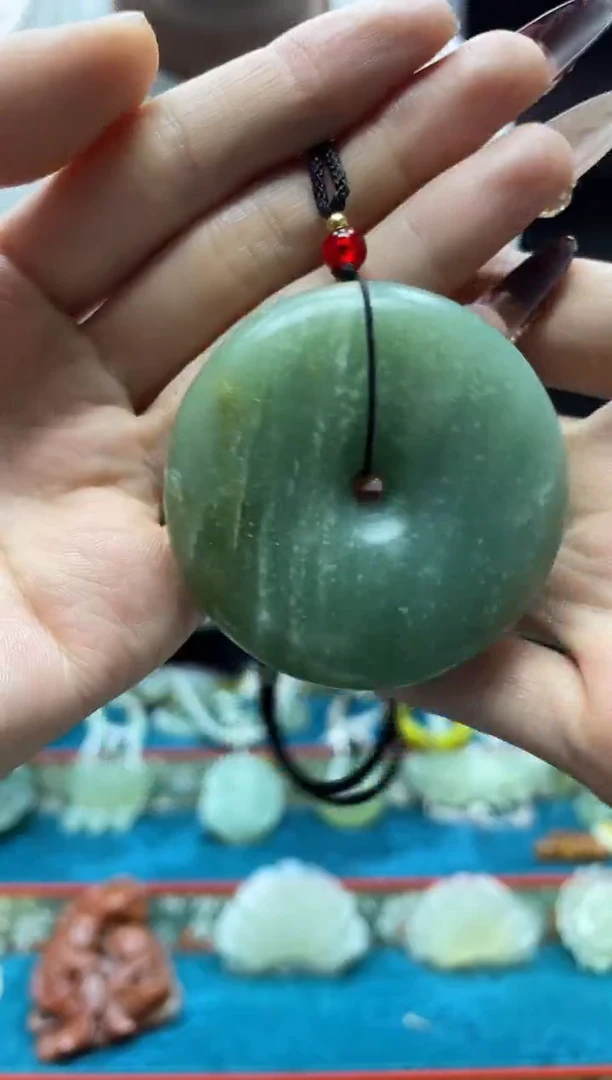 未镶嵌岫玉吊坠·