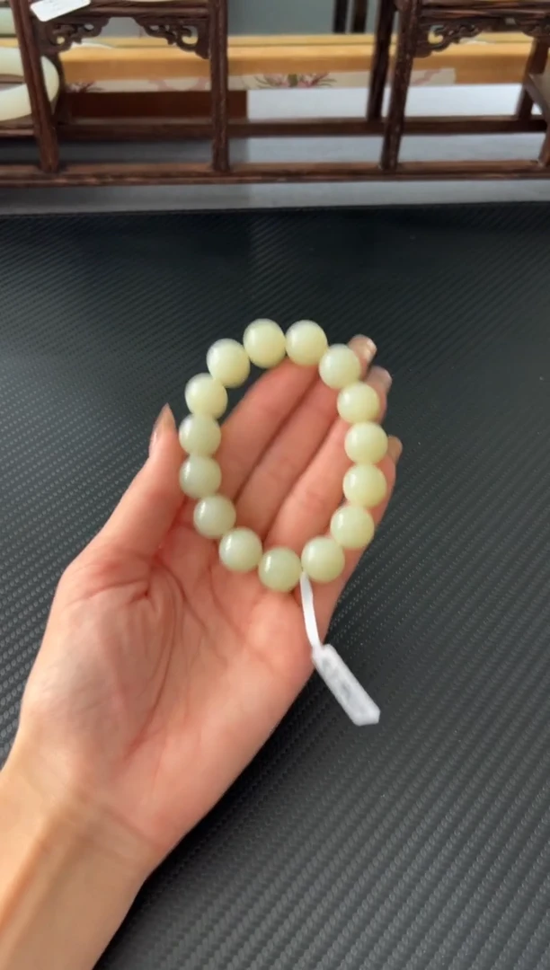 未镶嵌手串和田玉若羌微色差卡14m