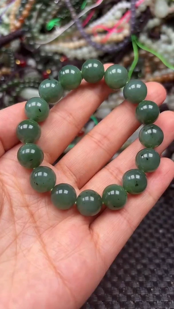 和田玉未镶嵌颈饰1