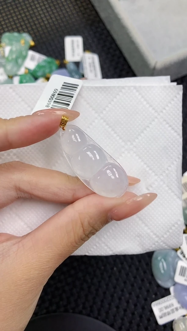 颈饰18K金镶嵌翡翠11111111111