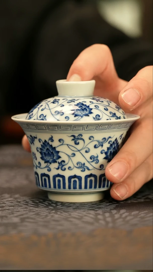 中式微瑕垂虹慕古马蹄缠枝莲盖碗