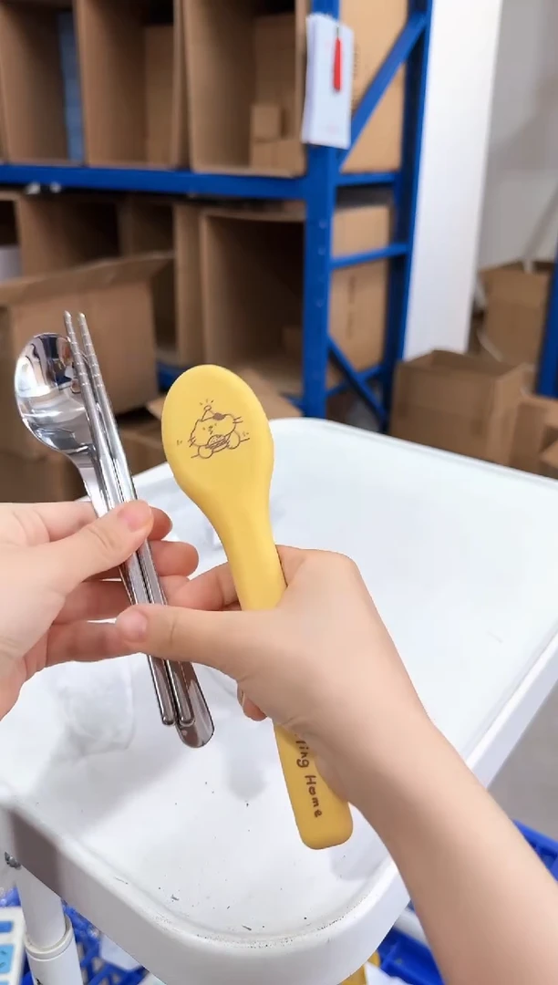 瓷片黄色硅胶壳便携筷勺