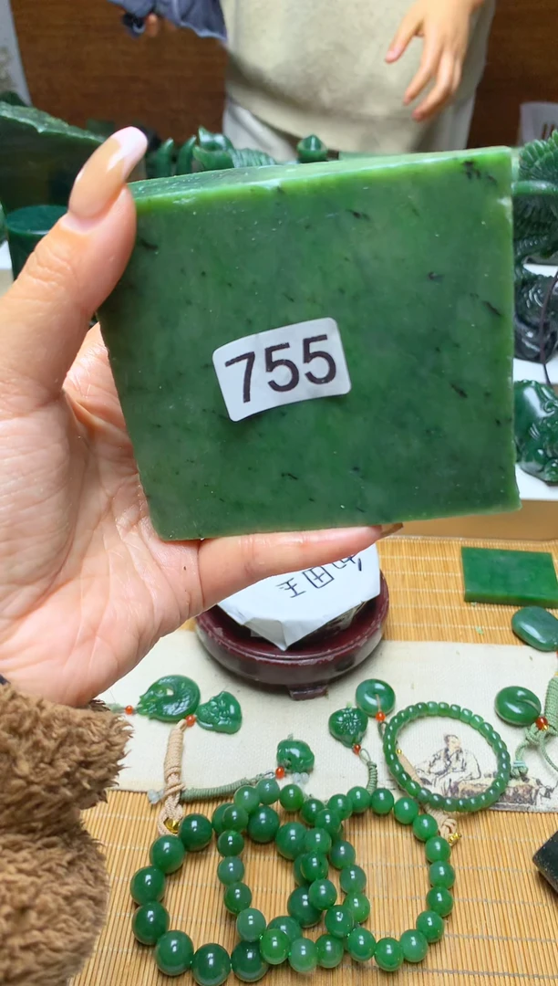 未镶嵌和田玉珠宝半成品1