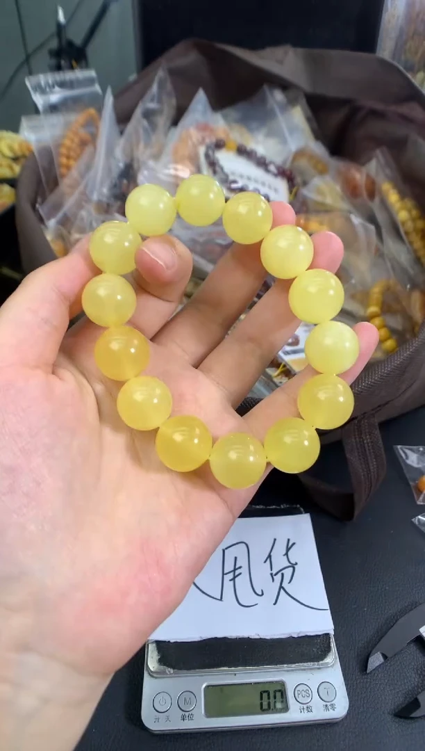 琥珀未镶嵌珠宝奇石1