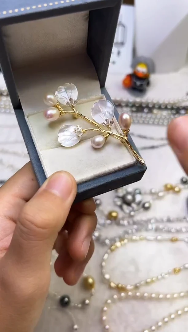 未镶嵌胸饰淡水珍珠珍珠