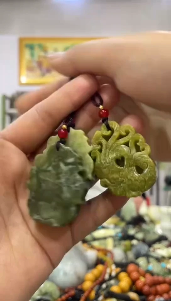 未镶嵌岫玉吊坠多样性发货发其中一件