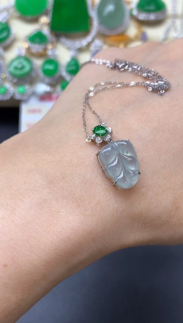 颈饰18K金镶嵌翡翠528-中国好珍宝