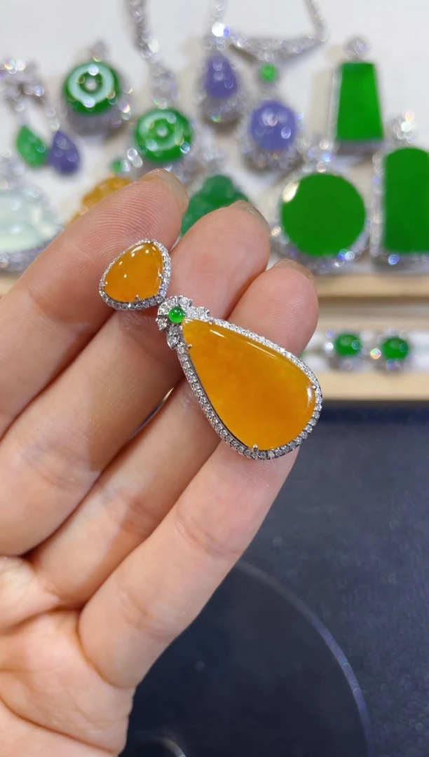 吊坠(不含链)18K金镶嵌翡翠团购8