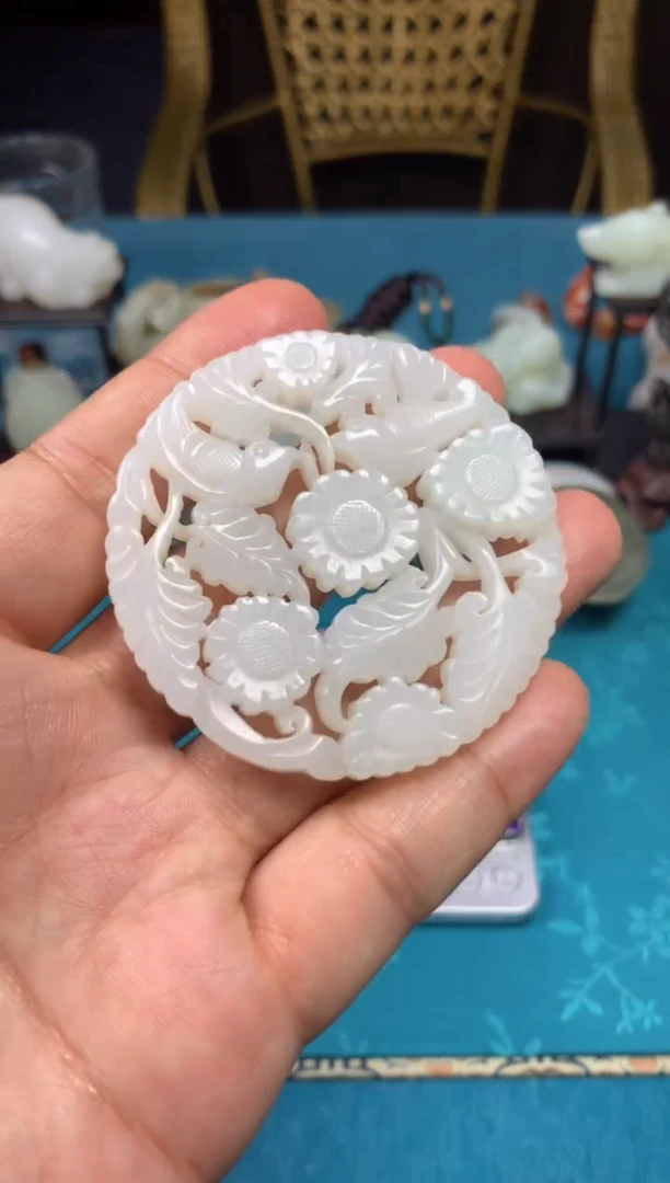 颈饰未镶嵌和田玉1