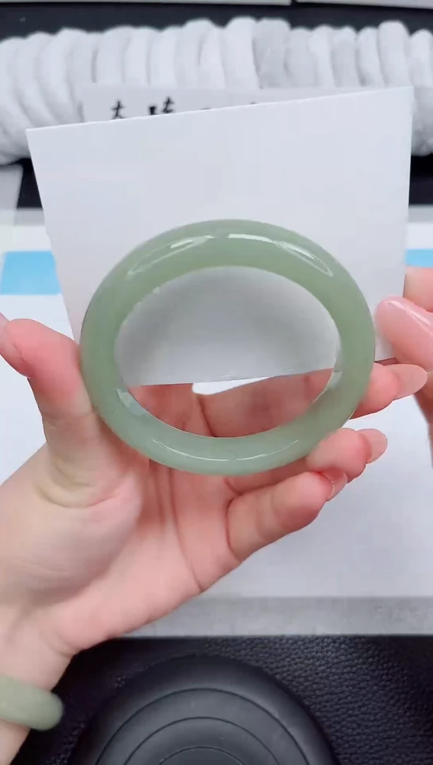 石英质玉手镯未镶嵌59-57.8