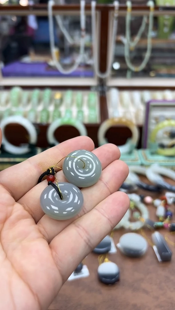 颈饰未镶嵌和田玉有包容平安扣多样性发一个