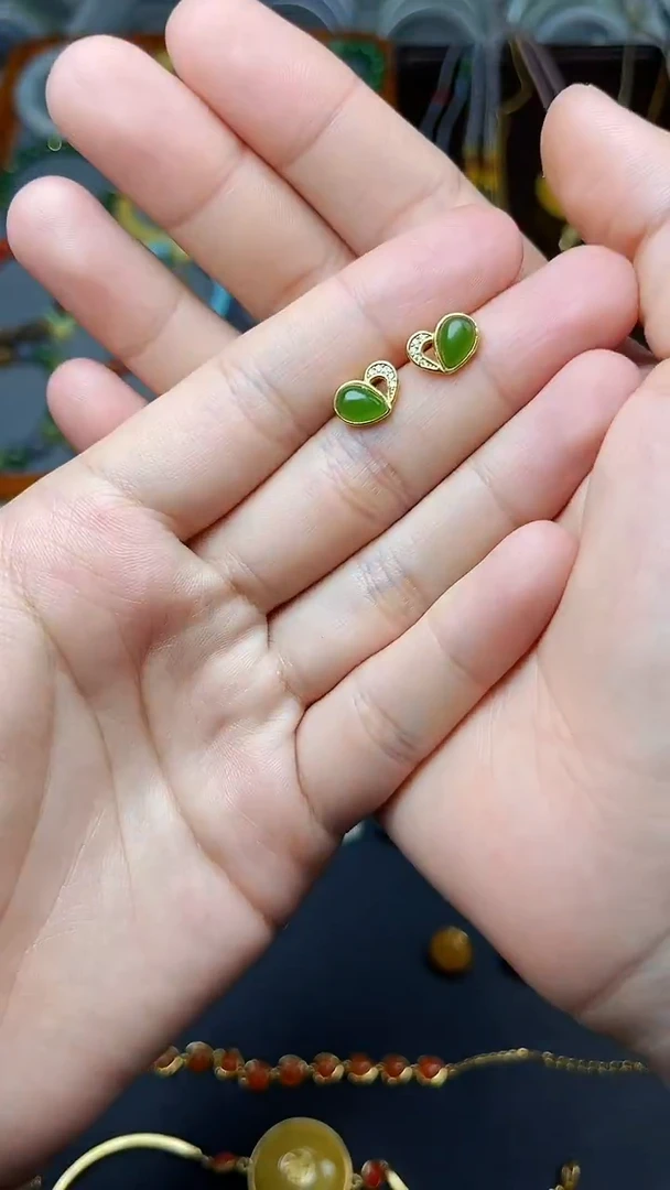 银S925镶嵌和田玉耳饰爱心06