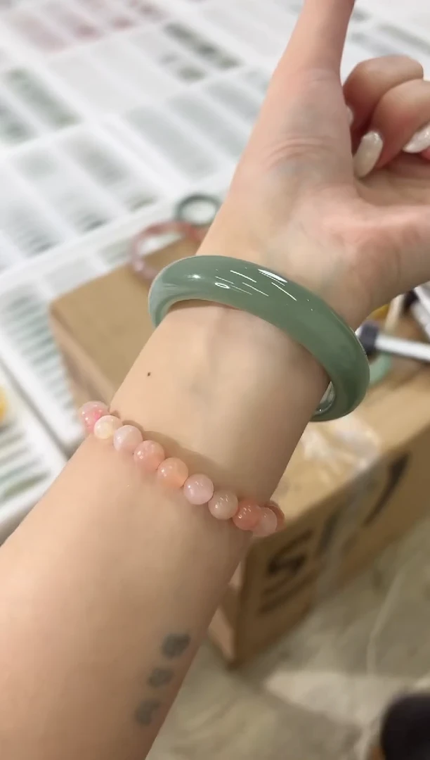 未镶嵌手镯石英质玉133-56D