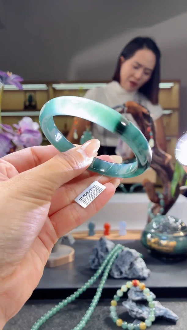 未镶嵌手镯翡翠57圈