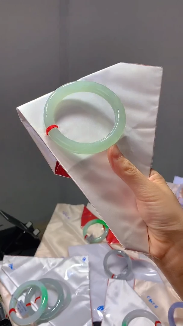 翡翠手镯未镶嵌3-翡翠手镯