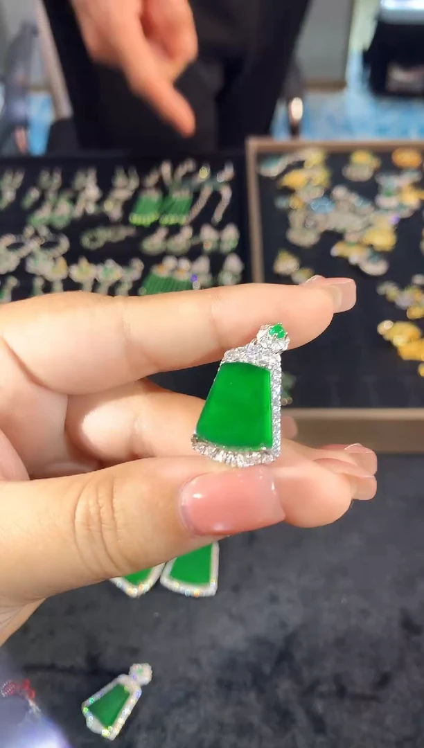 【闪购商品】翡翠吊坠(不含链)未镶嵌156zgc