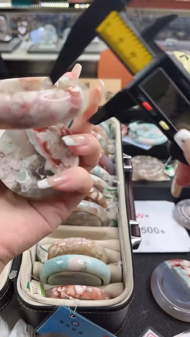 未镶嵌手镯石英质玉尘*丷圈口（赠品镯心）