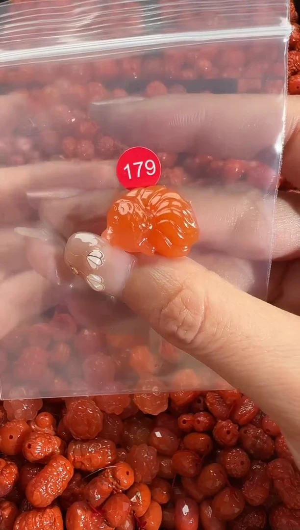 颈饰未镶嵌南红玛瑙1