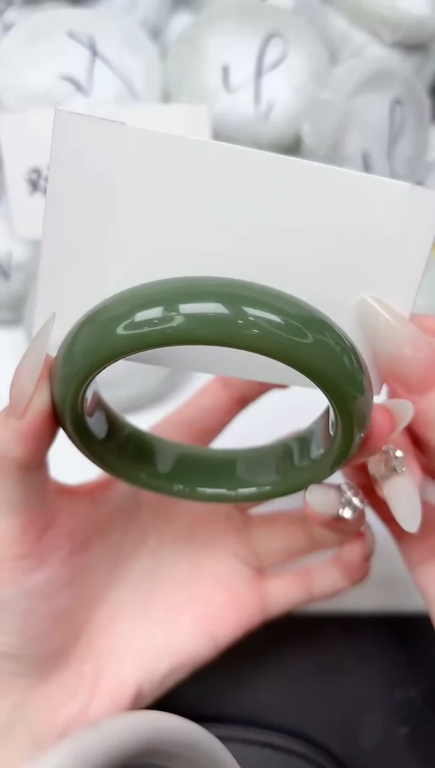 未镶嵌手镯石英质玉175-58