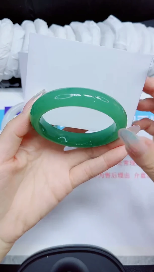 石英质玉手镯未镶嵌275.