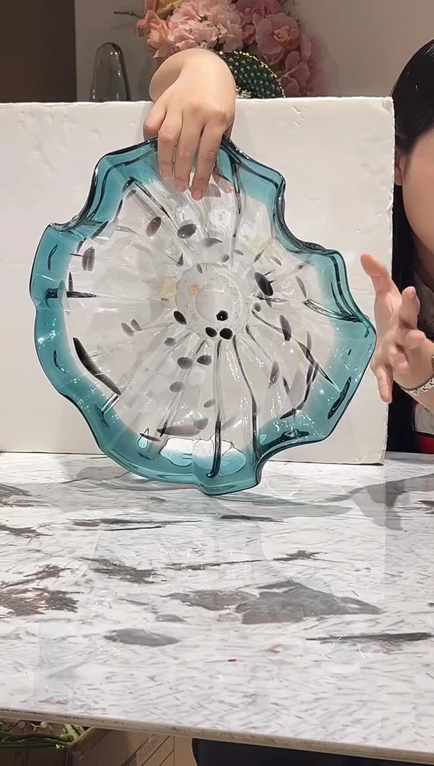 蓝色荷叶琉璃小果盘
