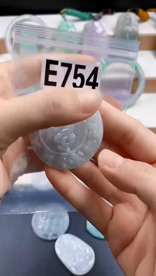 颈饰未镶嵌翡翠天然翡翠吊坠挂件