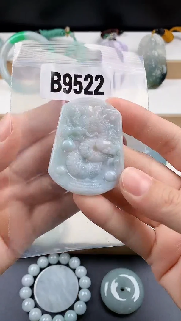 颈饰未镶嵌翡翠天然翡翠吊坠挂件