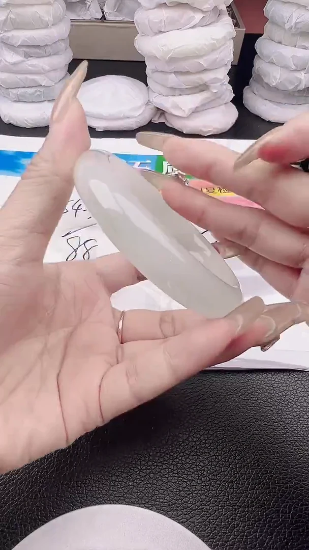 未镶嵌手镯石英质玉翠绿圈口56