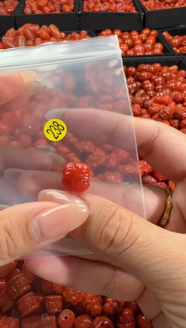 颈饰未镶嵌南红玛瑙1