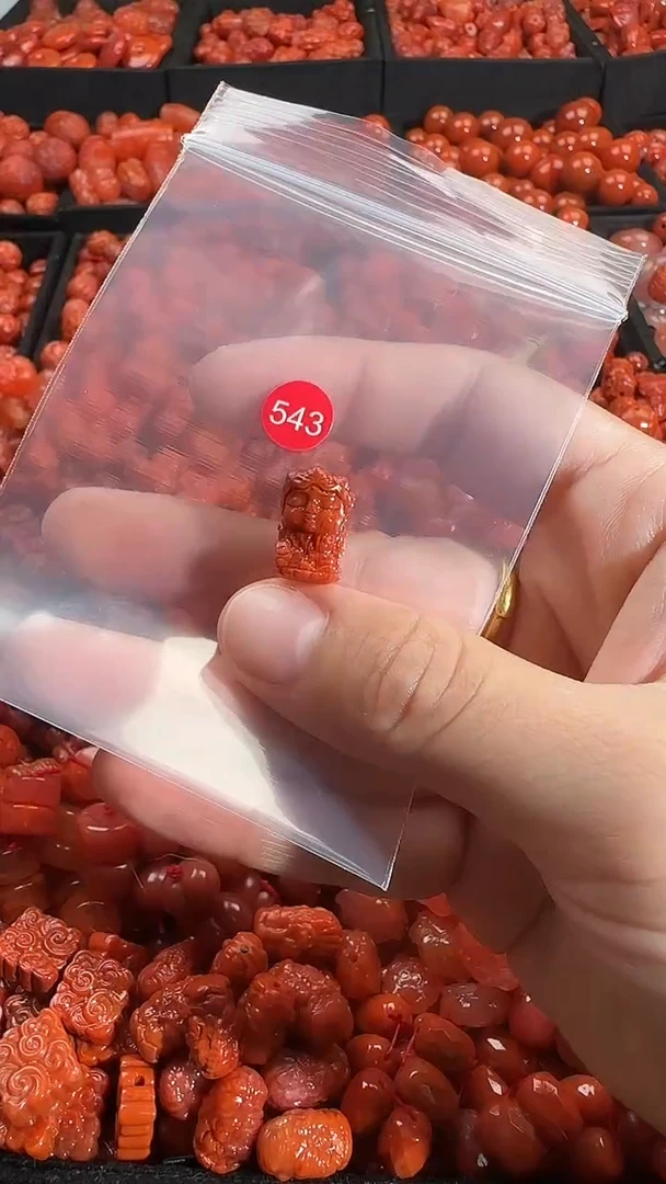 颈饰未镶嵌南红玛瑙1
