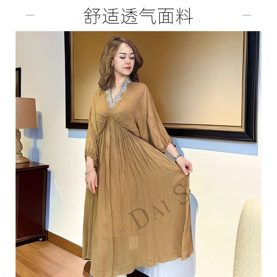 8813【DaiSi厂家直发】重工V领钻新款时尚宽松大气女装连衣裙