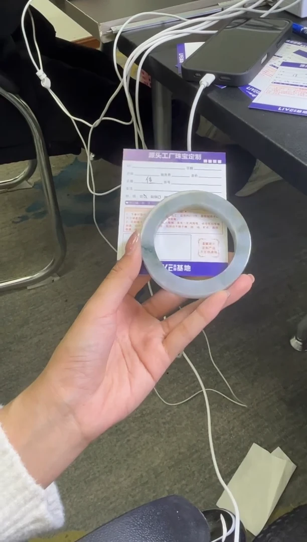 未镶嵌手镯定制翡翠顺*定制产品不退不换