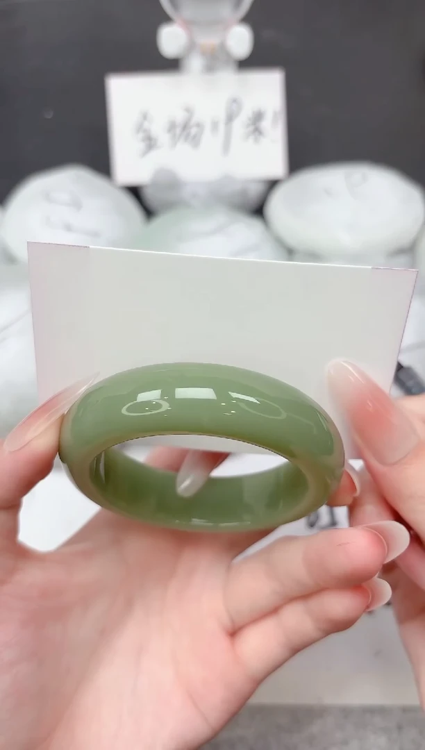 未镶嵌手镯石英质玉84-51.5