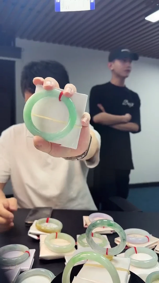 【闪购商品】翡翠手镯未镶嵌天然缅甸翡翠 