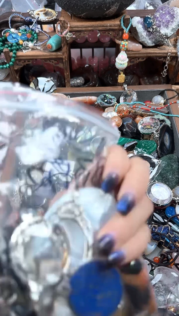 玛瑙/玉髓吊坠(赠链)未镶嵌陌***。4544554