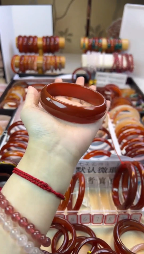 【闪购商品】玛瑙/玉髓手镯未镶嵌【默认微瑕】圈口66+