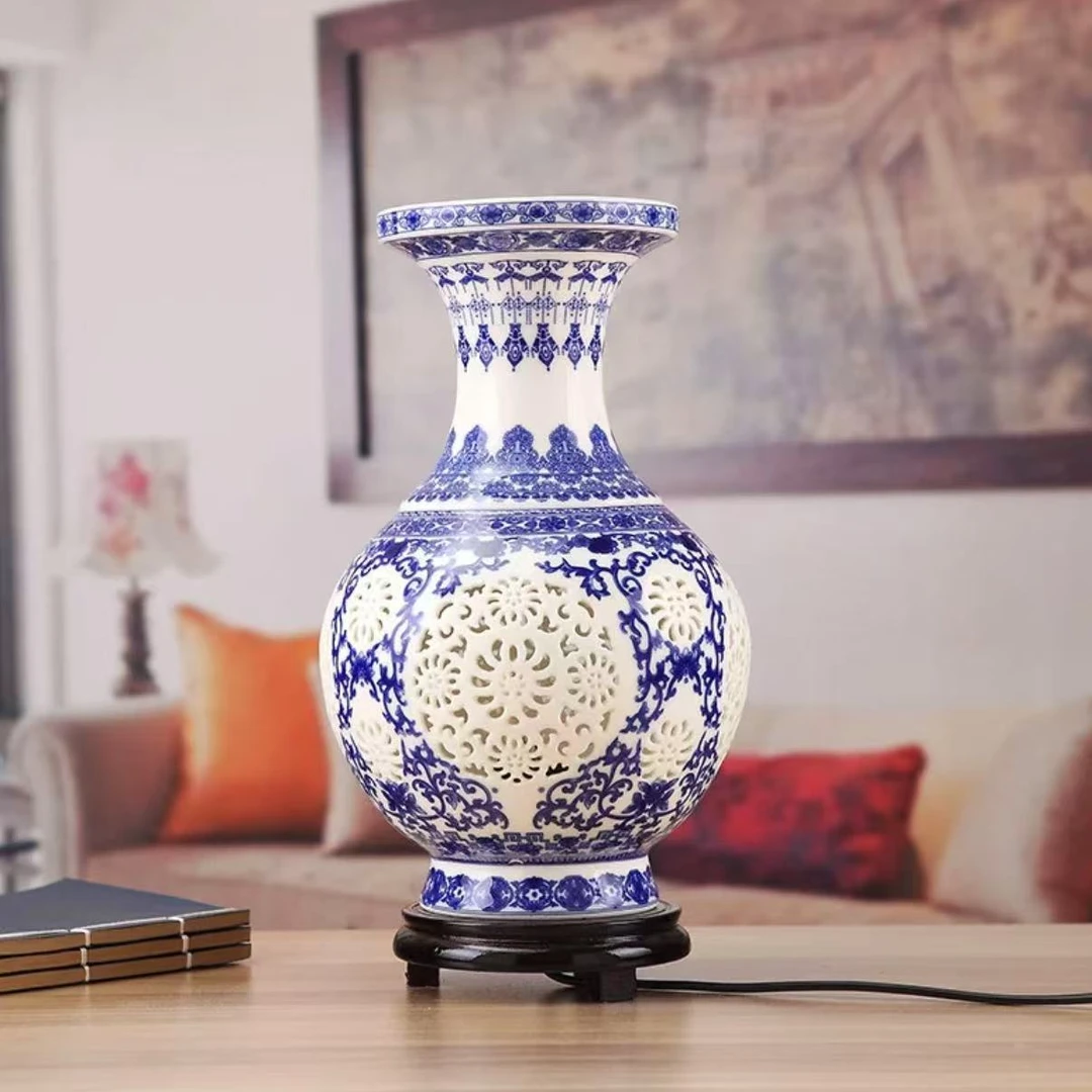 【王家陶瓷】镂空青花福字球形赏瓶XD