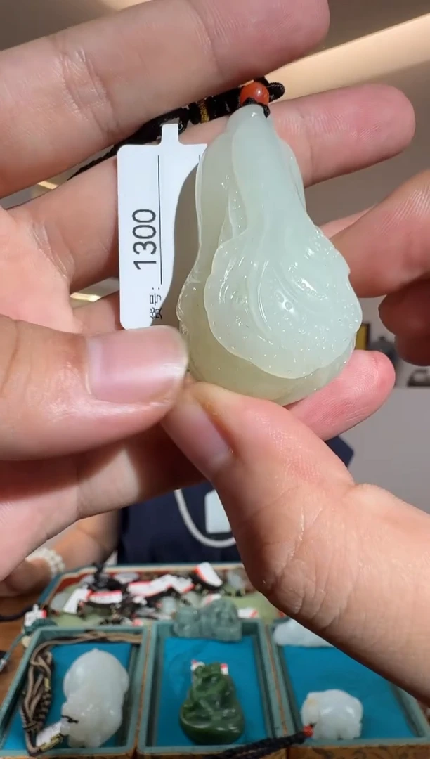 和田玉未镶嵌颈饰1