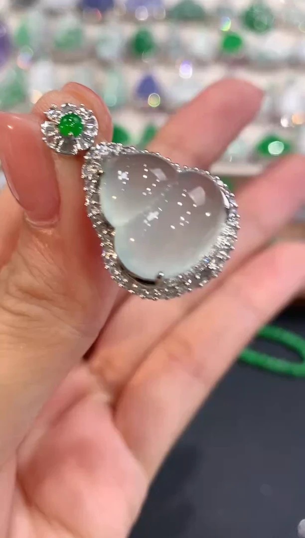 吊坠(不含链)18K金镶嵌翡翠a265